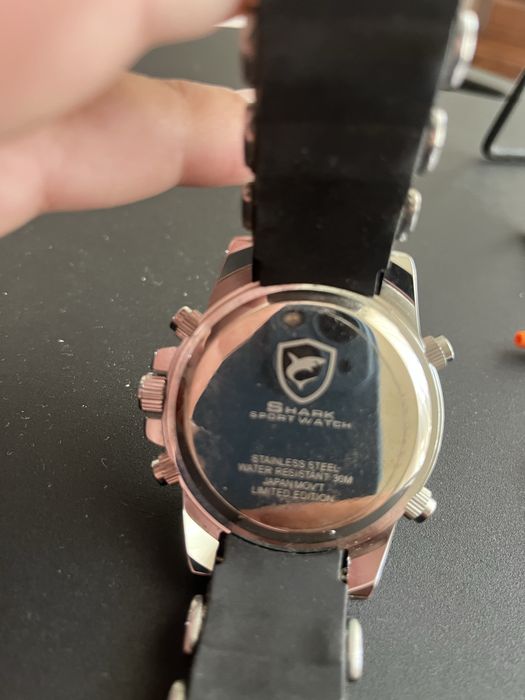 Relogio shark completamente novo