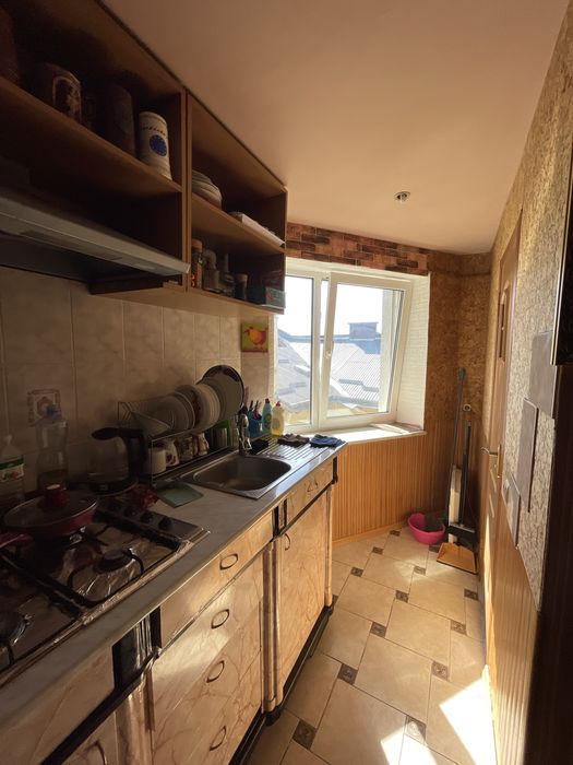 Оренда місця в кімнаті в центрі,вул.Б.Хмельницького