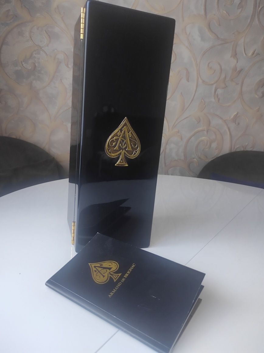 Подарочная коробка от шампанского ARMAND de BRIGNAC