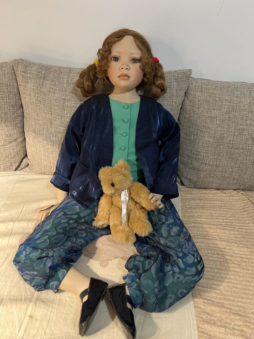 Lalka porcelanowa Orange Hariet 93 cm certyfikat.