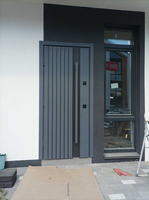 Двері вхідні металеві вуличні Iron. Антрацит. Нові.