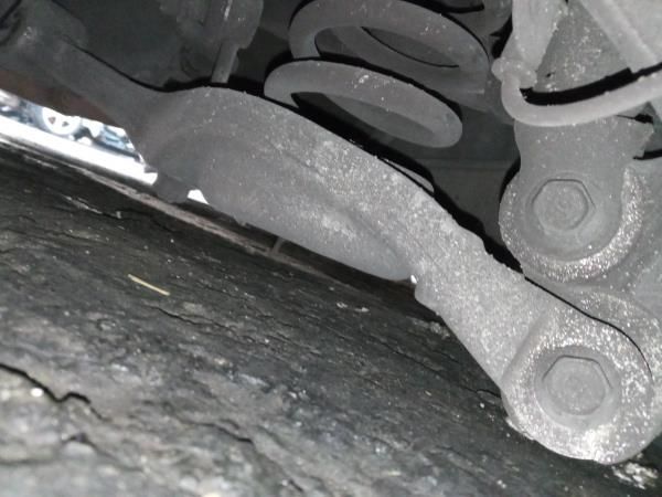 Braço de suspensão trás esquerdo HYUNDAI i40 (VF)