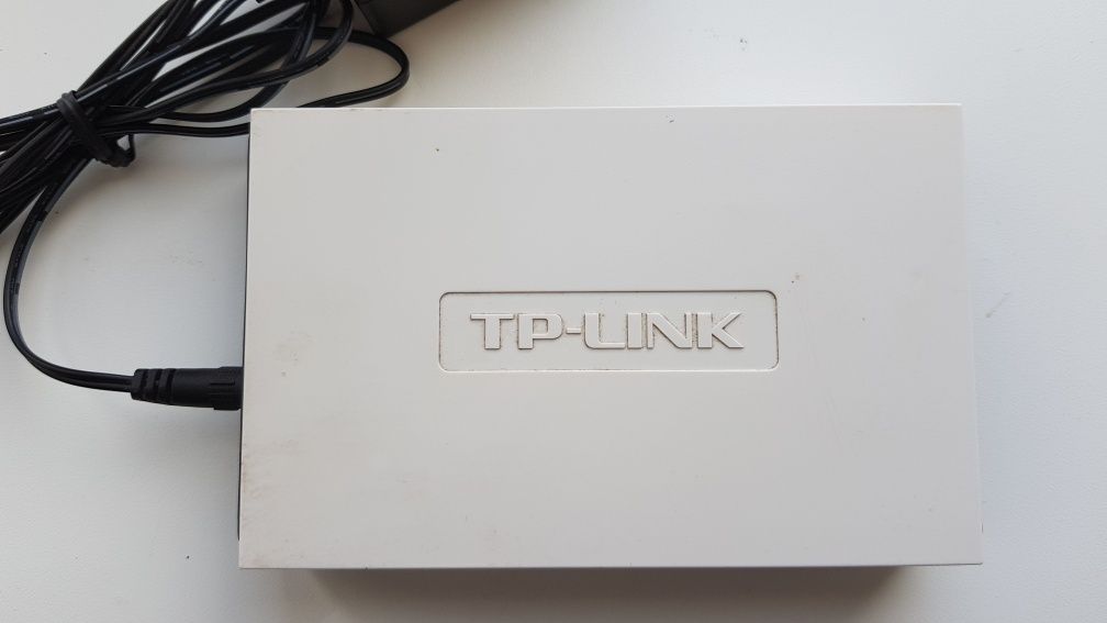 Коммутатор TP-Link TL-SF1005D
