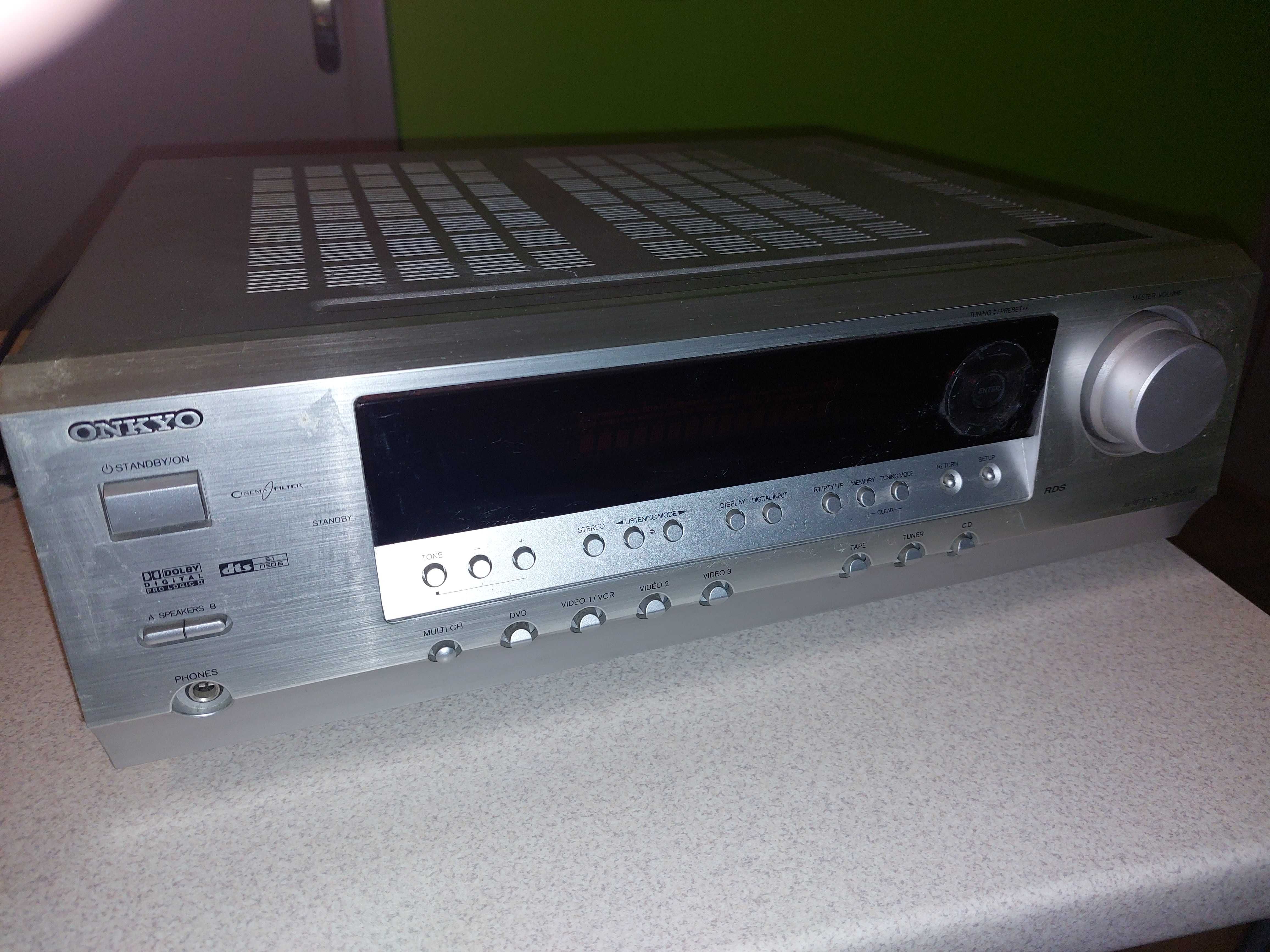 Amplituner Onkyo tx-sr304e.