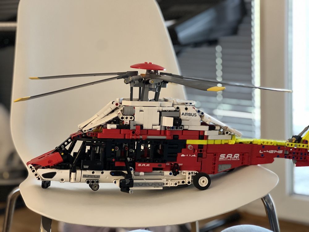 Lego Technic Гелікоптер 42145