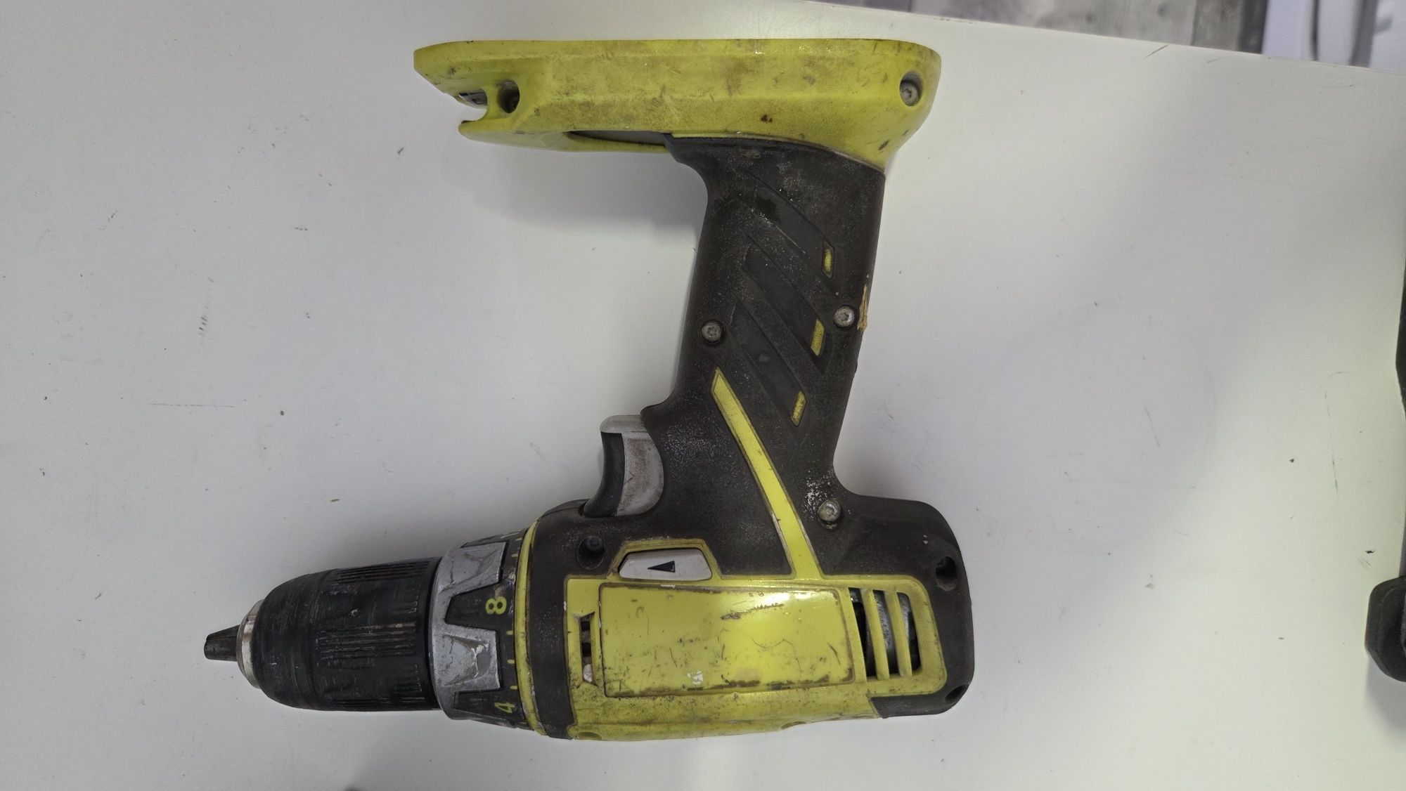 Ryobi one+ wkrętarka + ładowarka + uszk. Bateria
