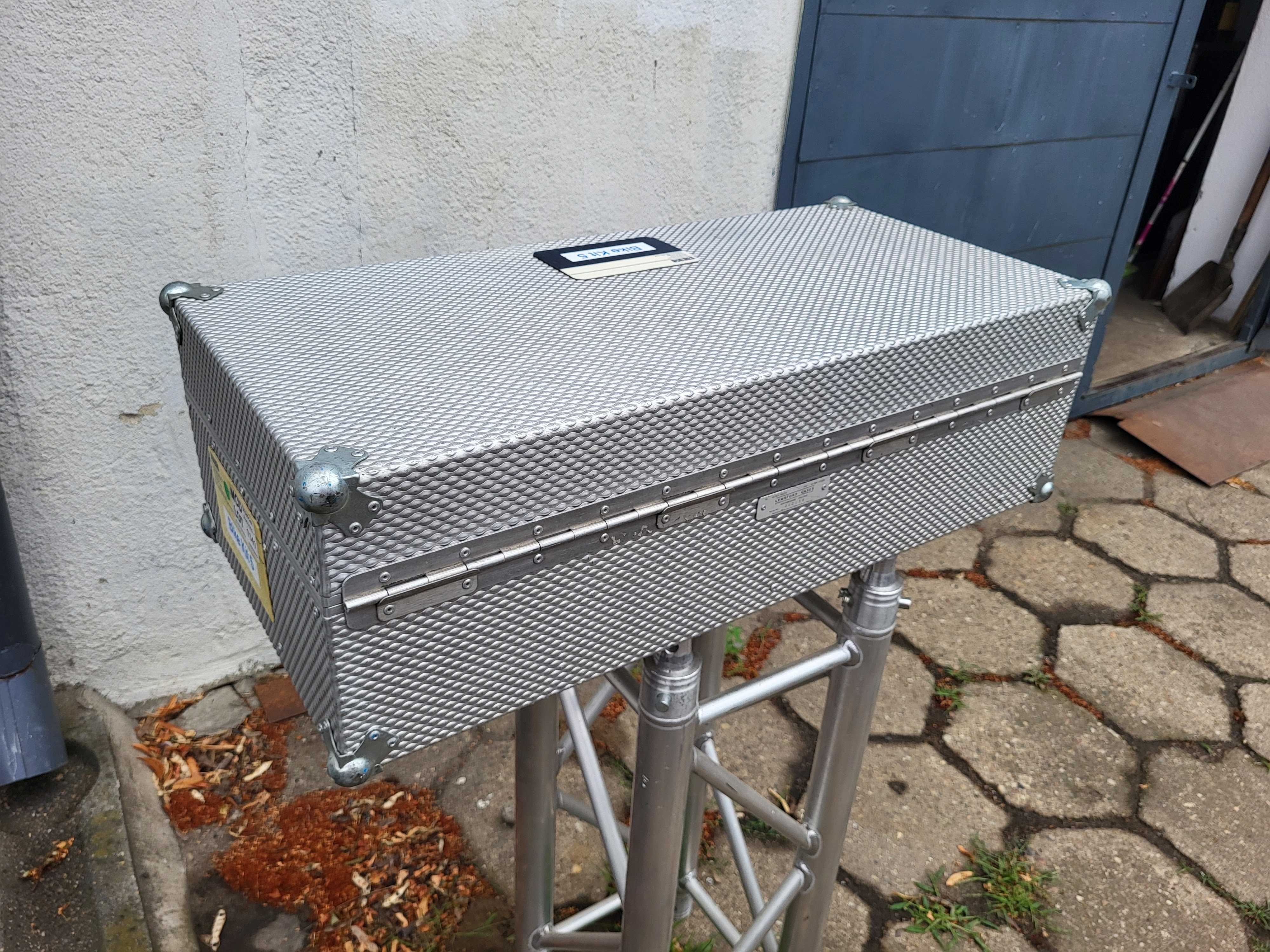 CASE 71x32x13 + 7 FAKTURA