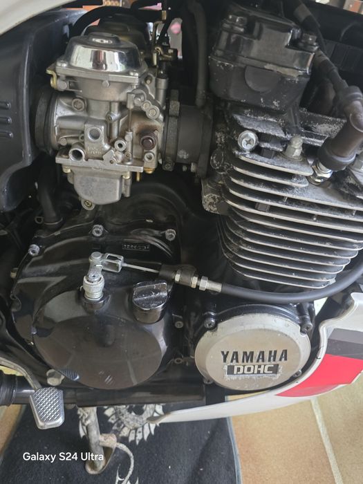Yamaha XJ600 em estado impecável.  So visto. E barata.