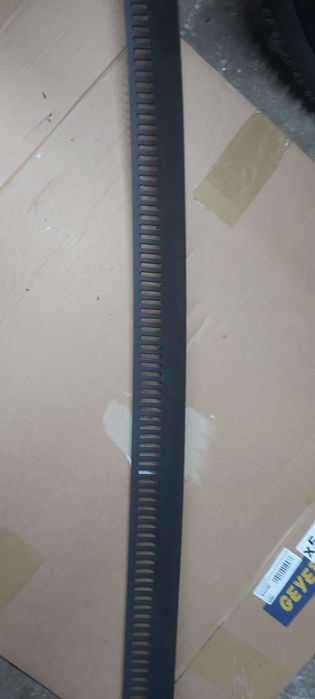 Listwa maski podszybia Volvo XC60 08-17r