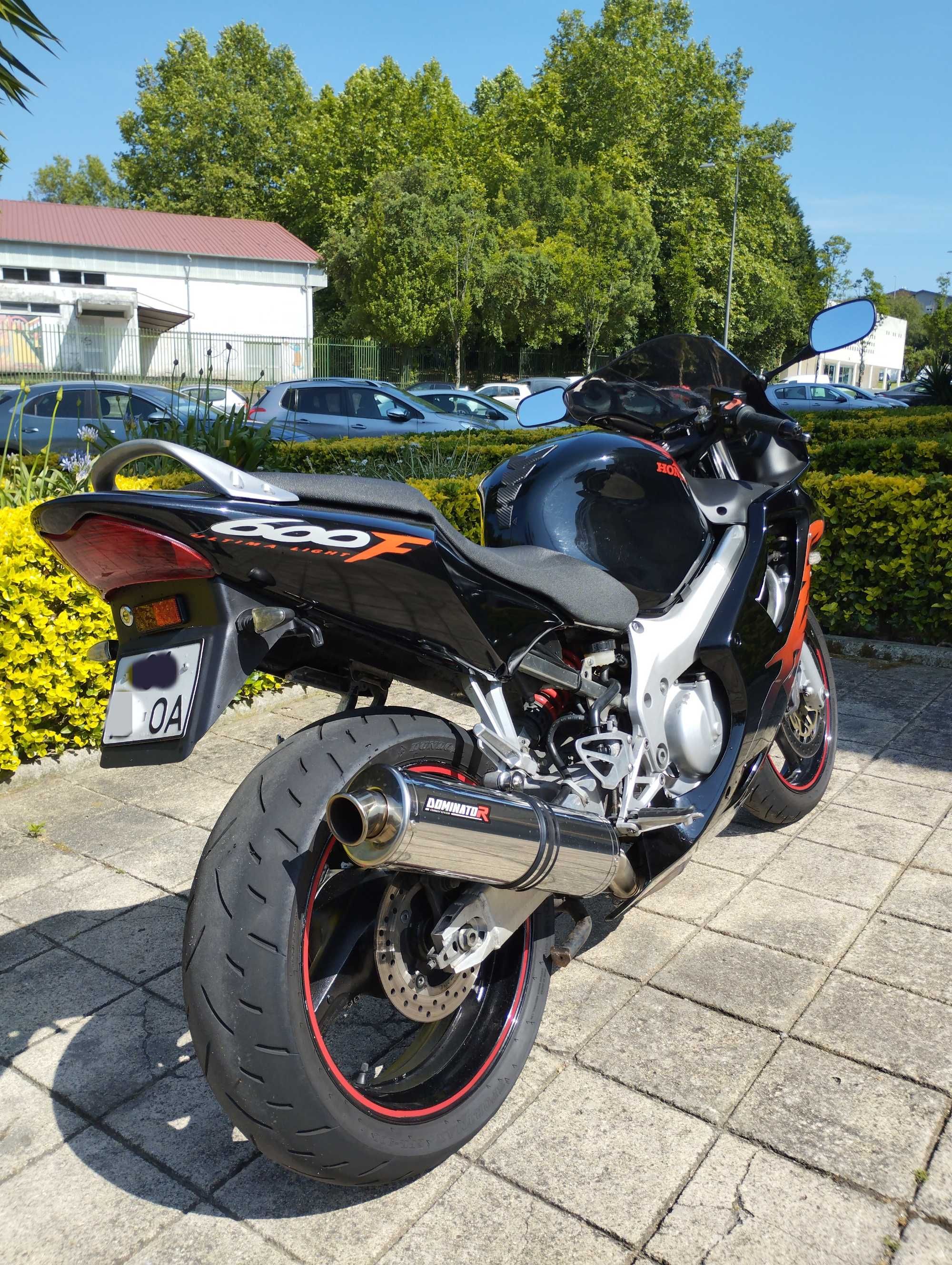 Honda CBR 600f como nova