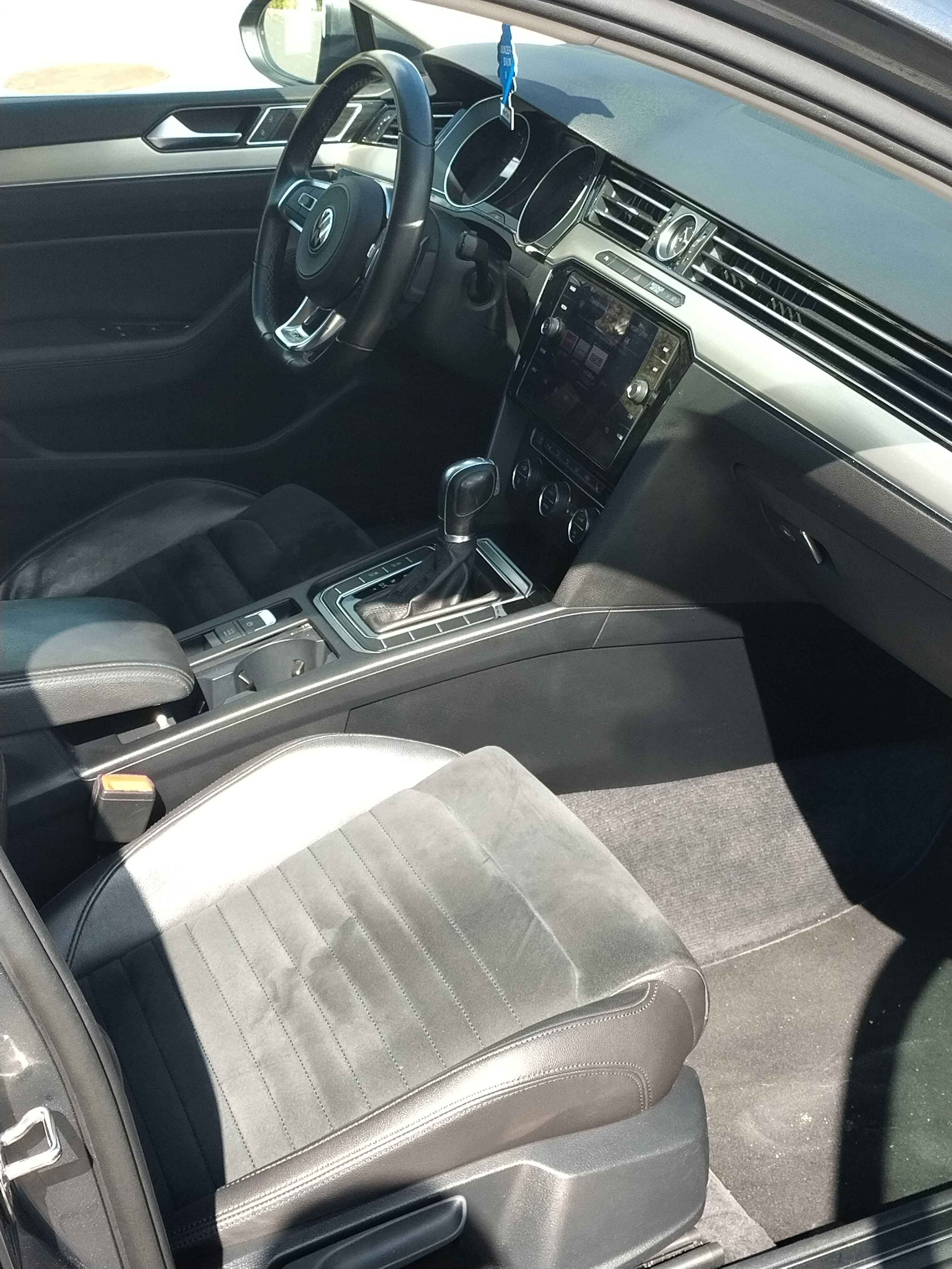 Volkswagen Passat R linę  190 km. Full led. Masaż.