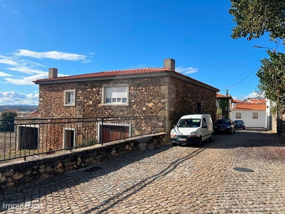 Moradia T5 para venda