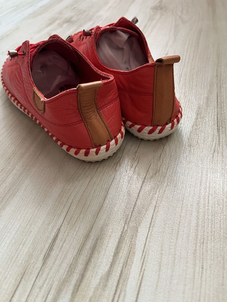 Жіночі туфлі/ мокасини Lunar Leather