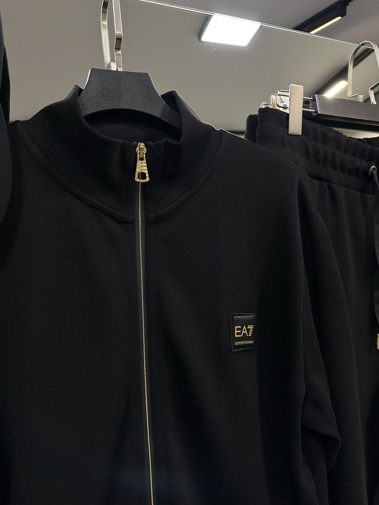 Спортивний костюм Armani EA7