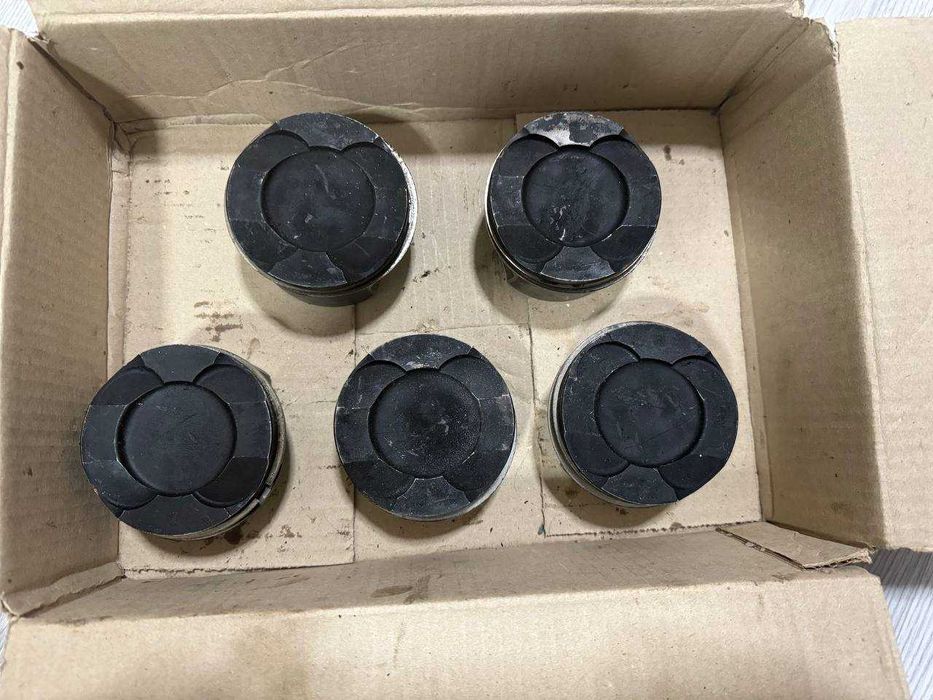 BMW N55B30 поршень