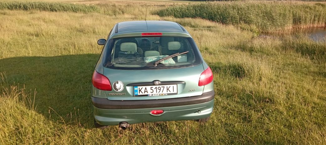 Продам або обміняю Пежо 206 1.4 бензин