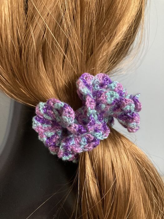 NOWA gumka do włosów typu scrunchie