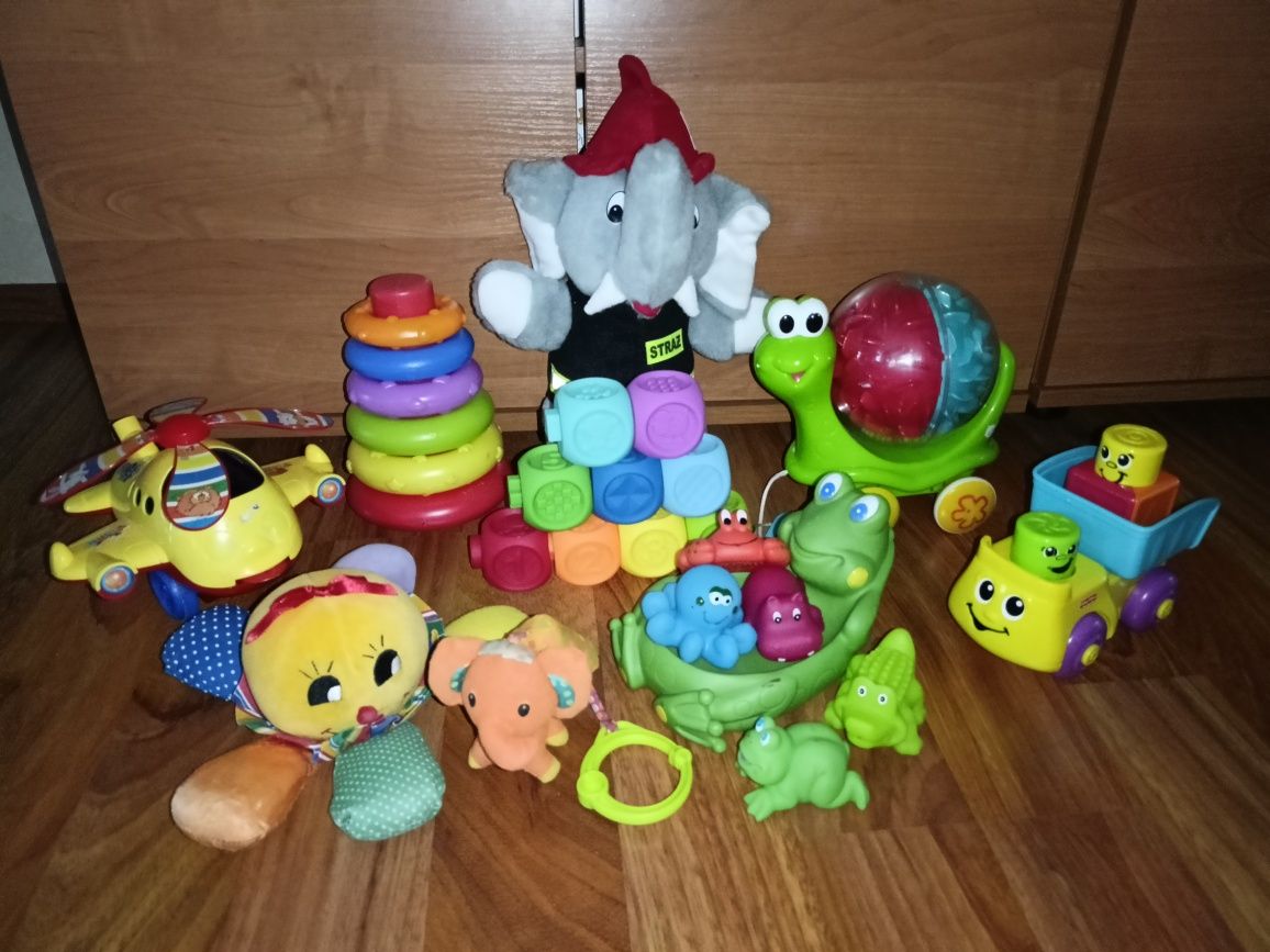 Duży zestaw zabawek sensorycznych, kąpielowych, jeżdżących i grających