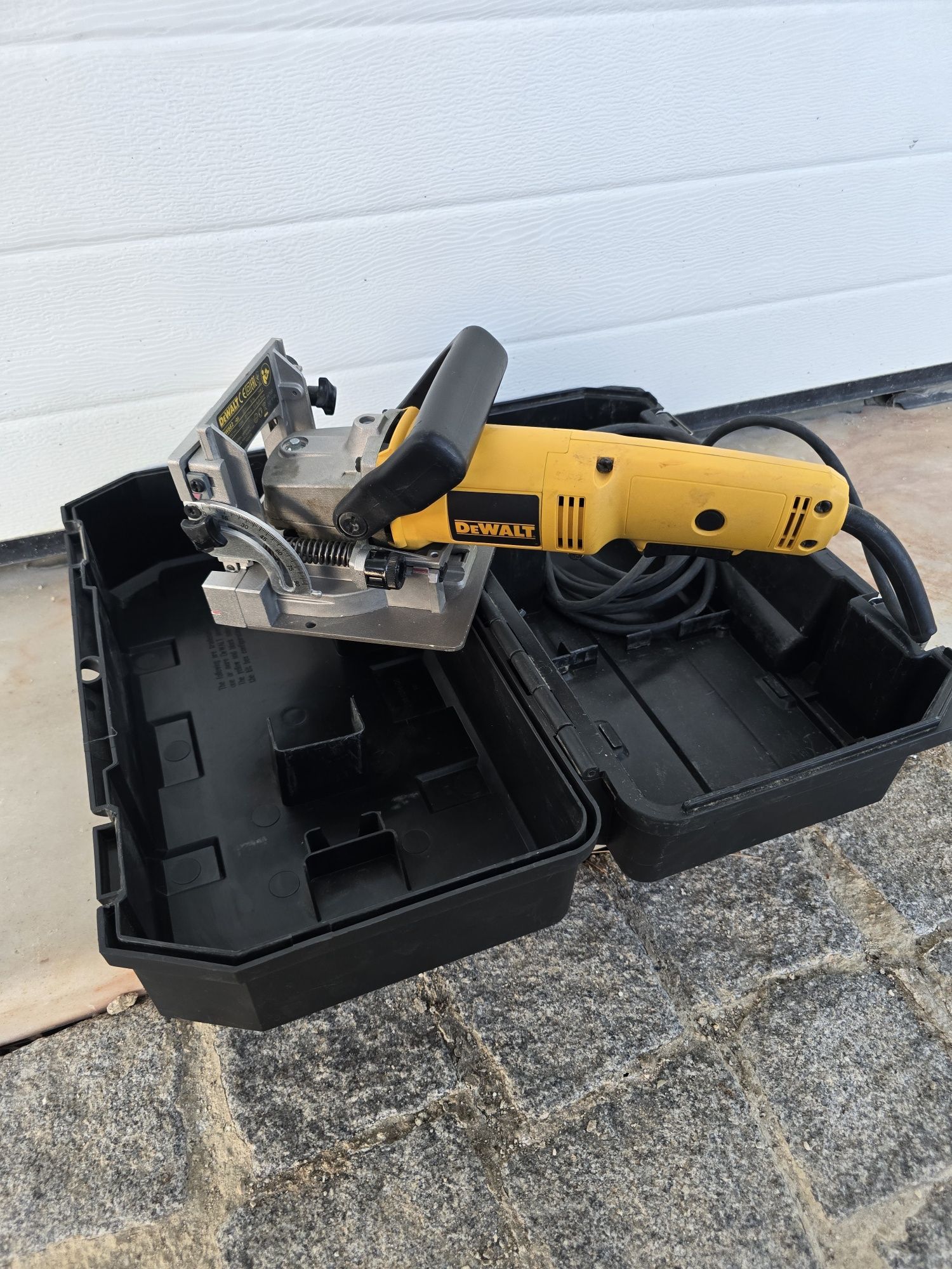 Lameladora ranhuradora Dewalt DW682 QS