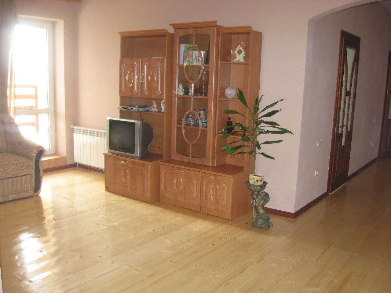 Продаж будинку район вул.Коновальця