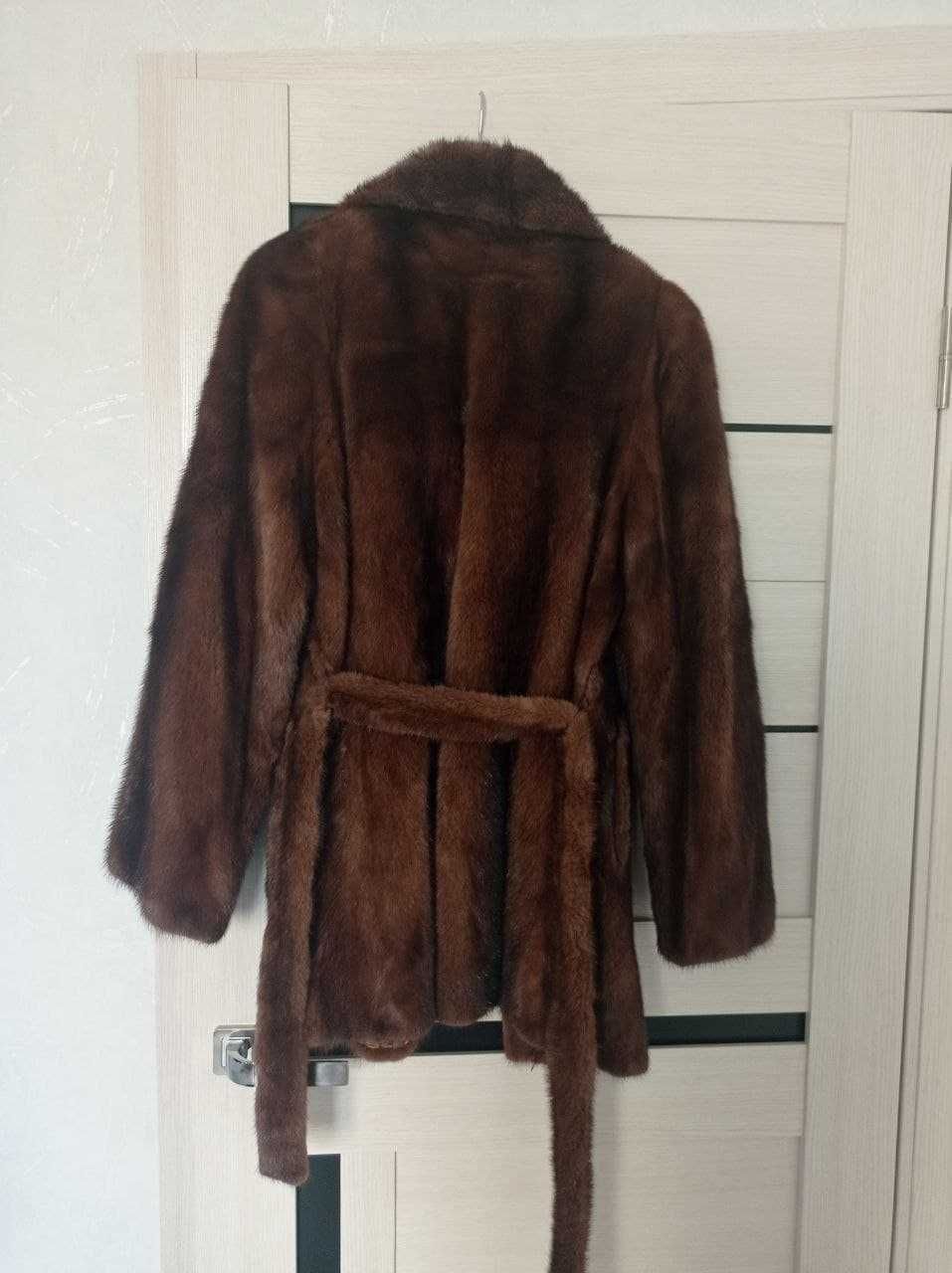 Продам норковую шубу