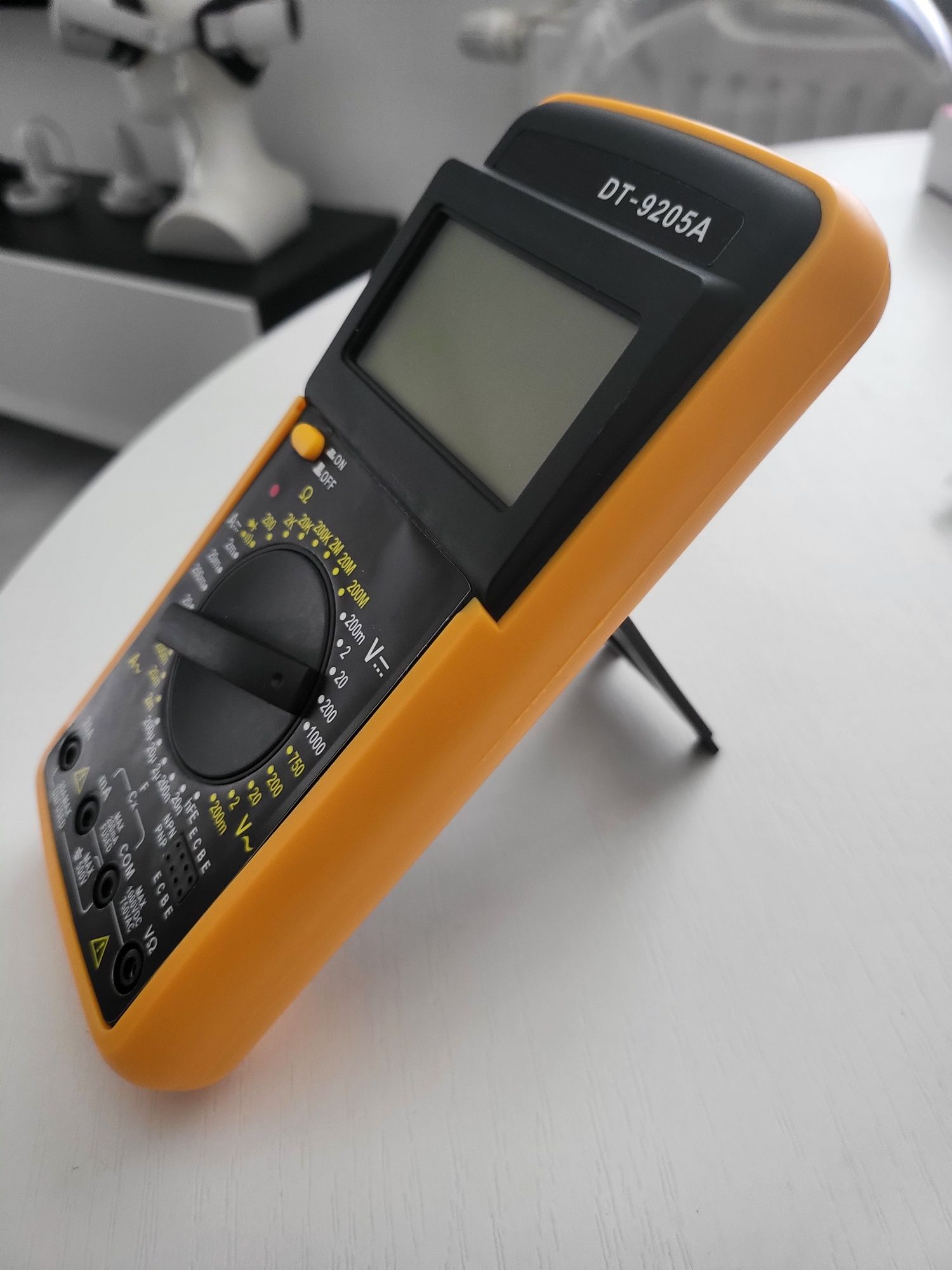 Cyfrowy Multimetr Miernik Tester Prądu DT9205A LCD Pomiar
