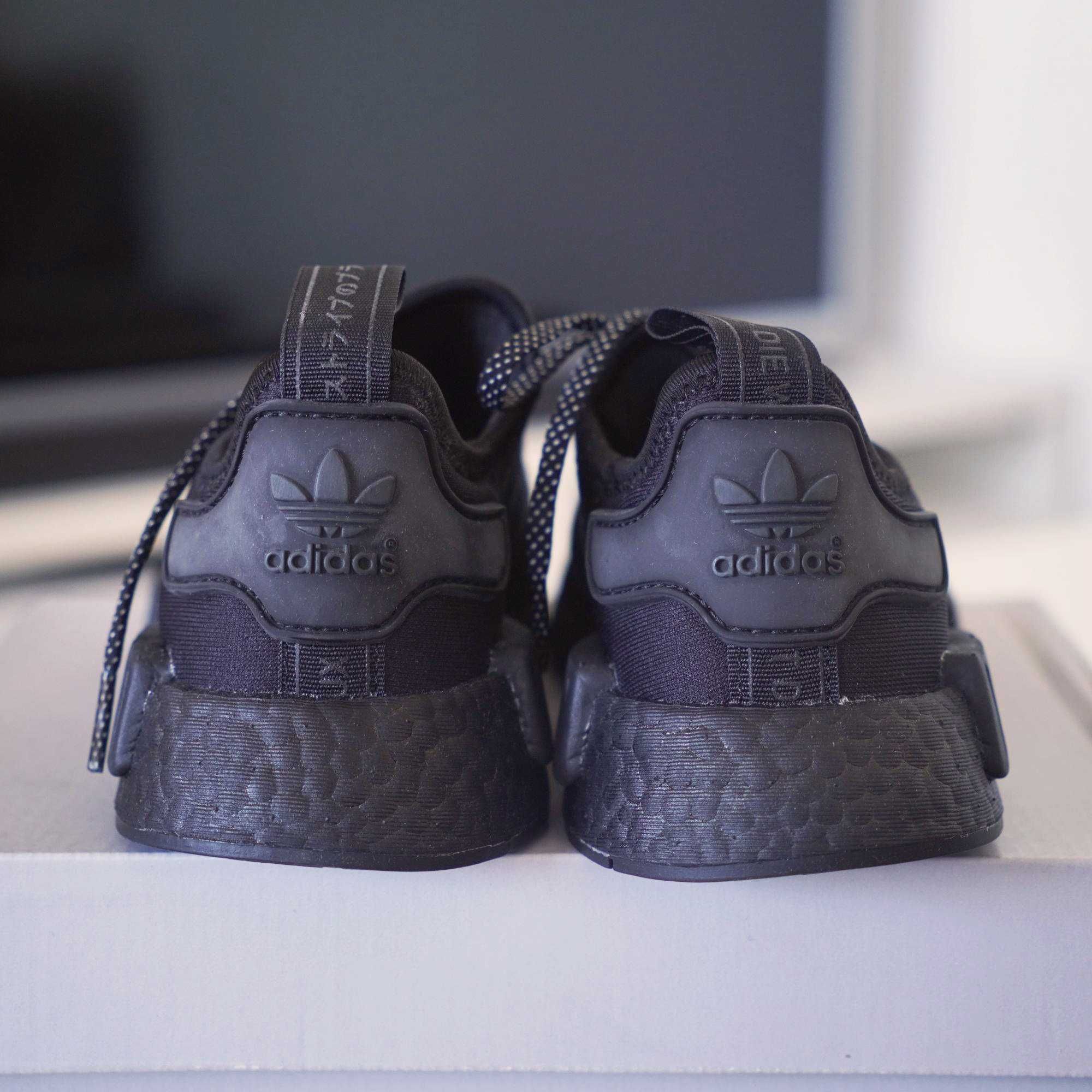 Buty Adidas NMD R1 Black - czarne - r. 36 - oryginalne