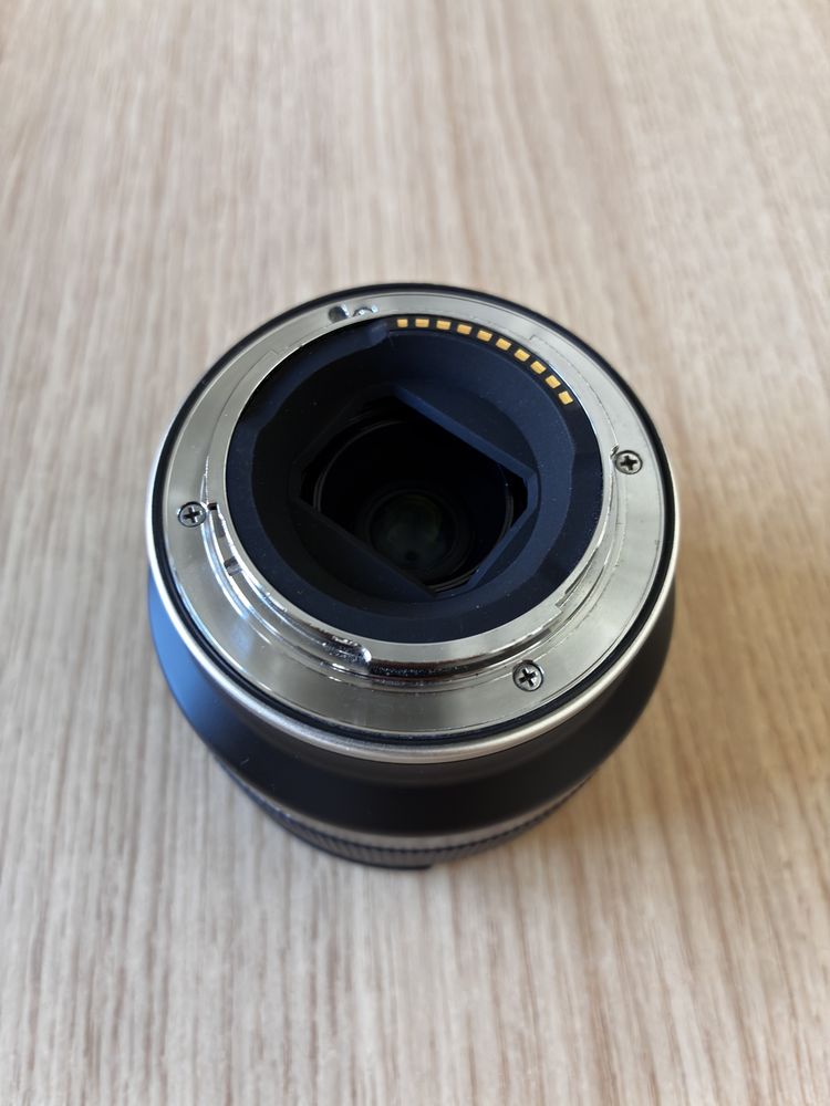 Tamron 24 mm f2.8