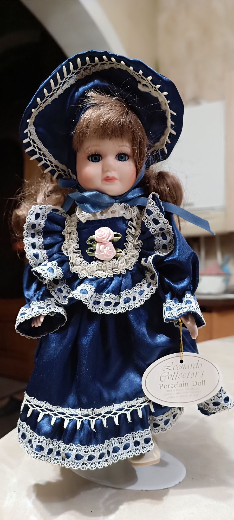 Порцелянова лялька Leonardo Collector's