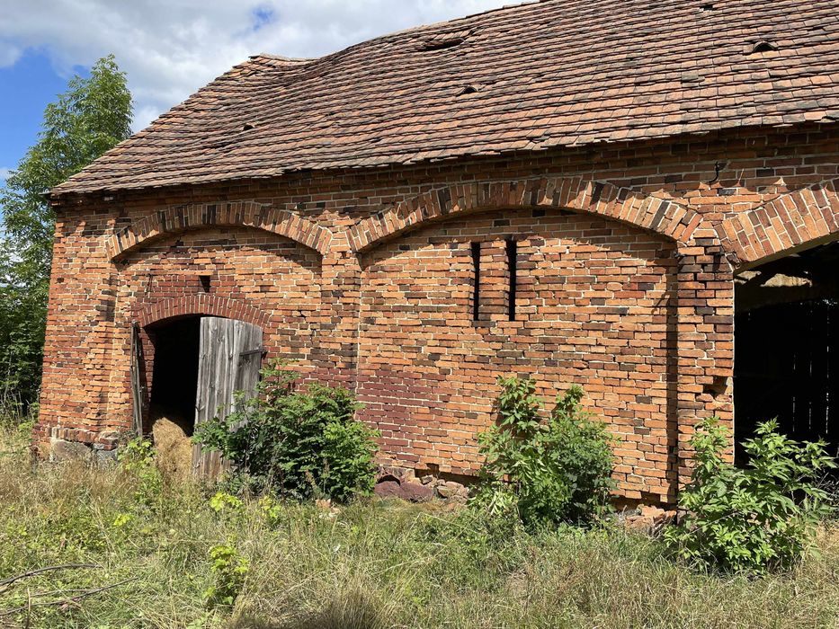 Rozbiórki budynków za materiał z cegły dom wyburzenia rozbiórka cegła