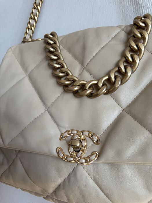 Оригінальна Chanel 19 Flap Bag – Cream Quilted Leather (як нова)