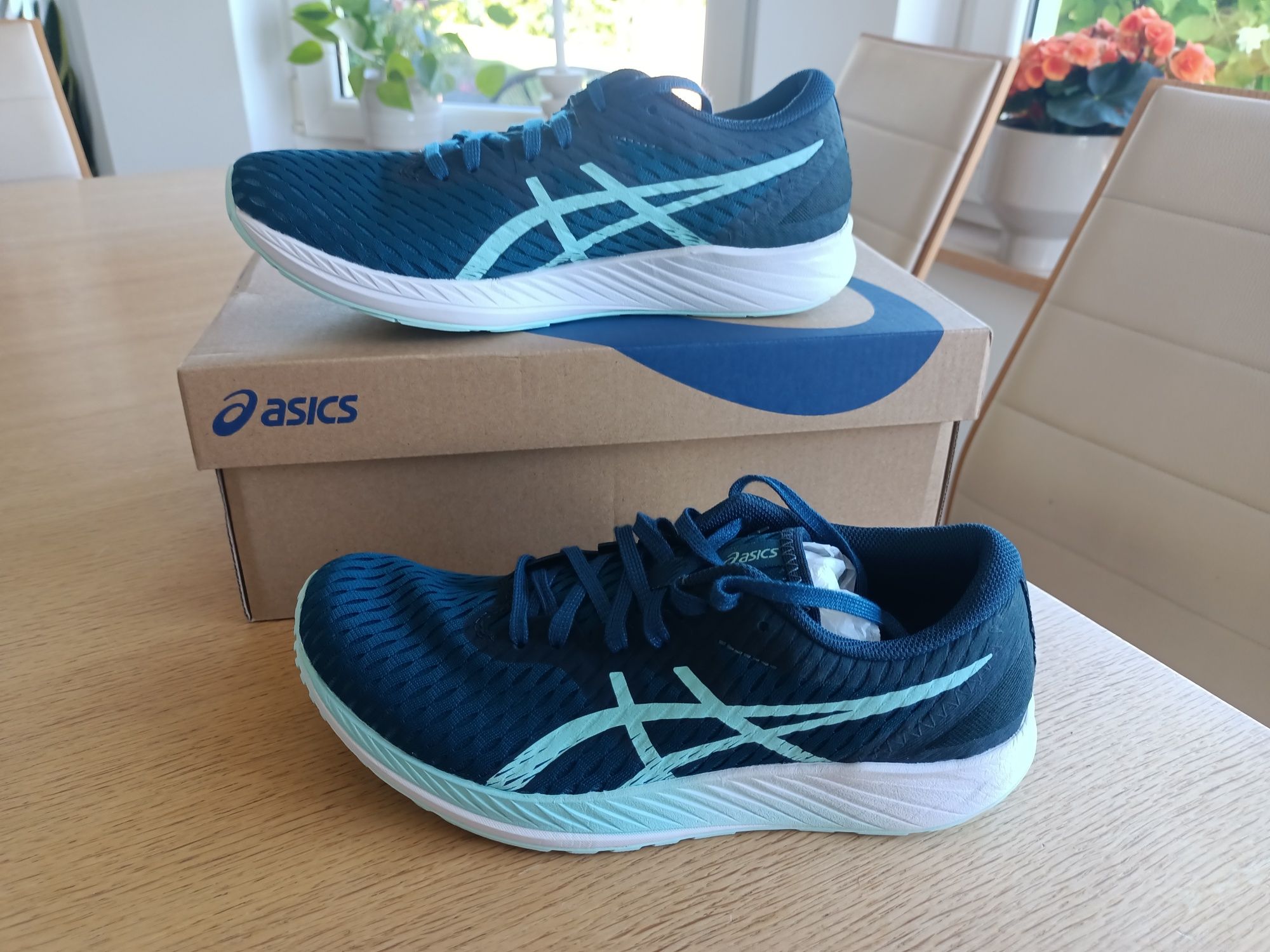 Buty Asics Hyper Speed -39