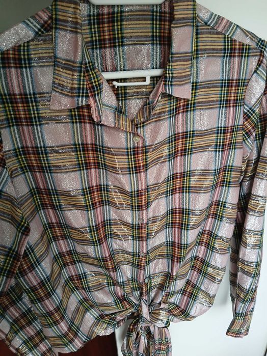 Linda blusa padrao quadrados tons rosa