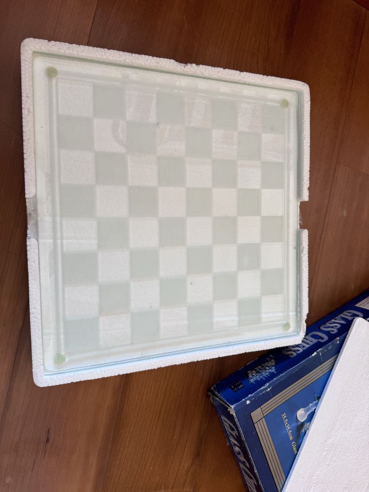 Jogo de xadrez em vidro