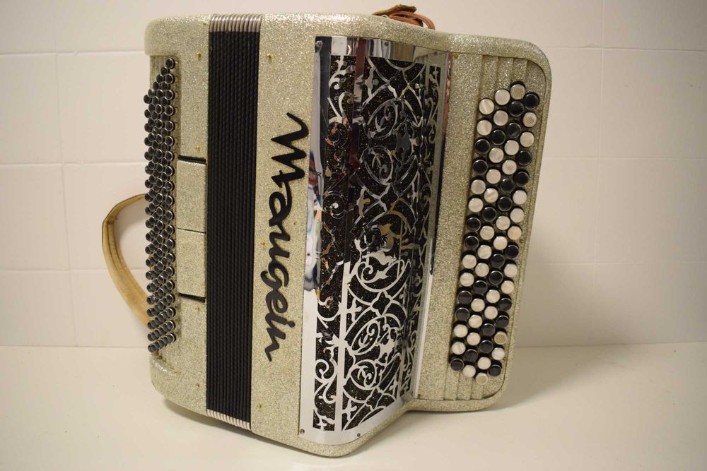 Acordeao maugein fre 3 voz estado novo, N.136