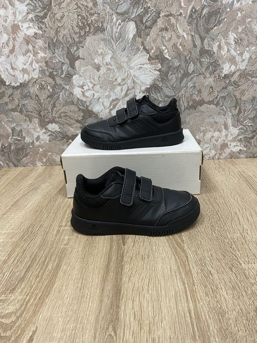 Adidas кросівки кроси кроссовки