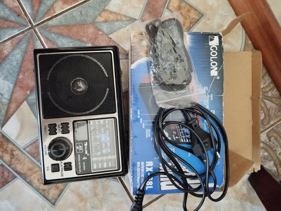 Магнітола з usb магнітофон Радіоприймач компактний на батарейках радіо