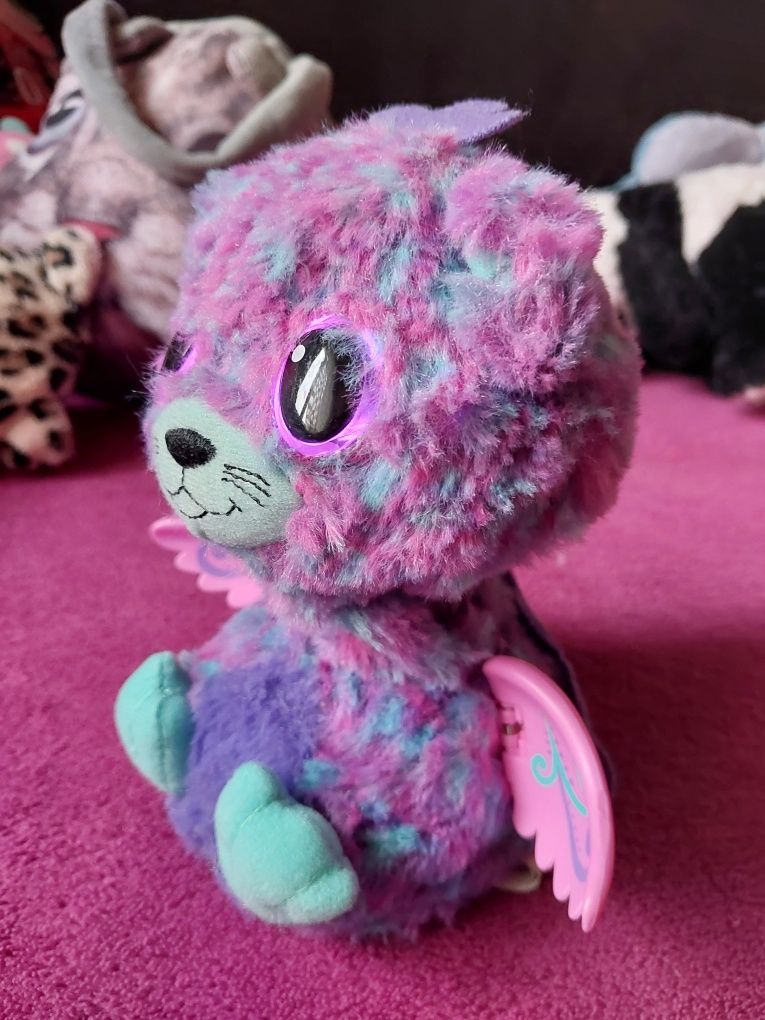Hatchimals świecący grający pluszak miś maskotka