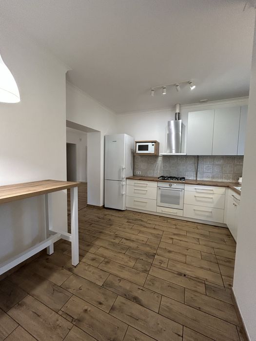 Довгострокова оренда будинку на Правому березі