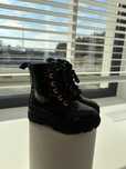 Czarne lakierowane botki H&M 25