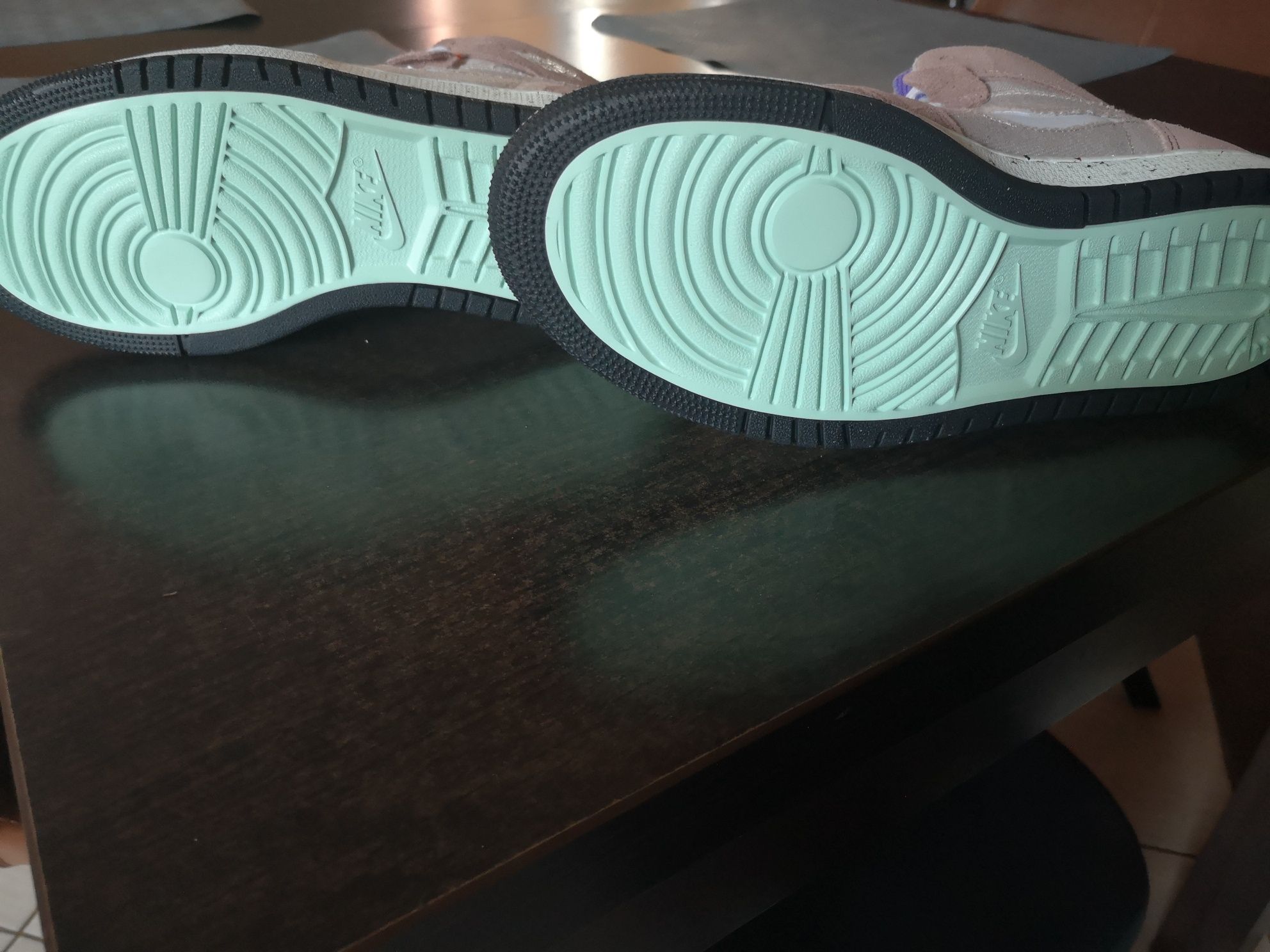 Nike Jordan 1 High Zoom Air CMFT Biały Daybreak Tropical Twist