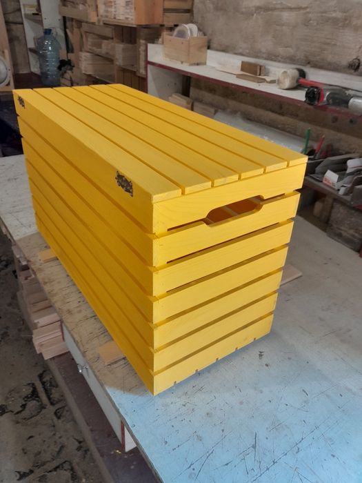 Дерев'яний рейковий ящик з кришкою