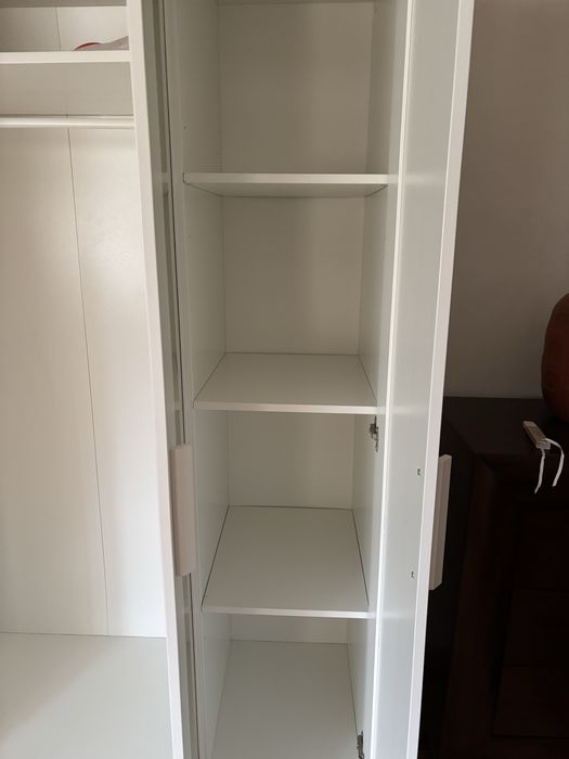 Roupeiro 3 portas Ikea Brimnes