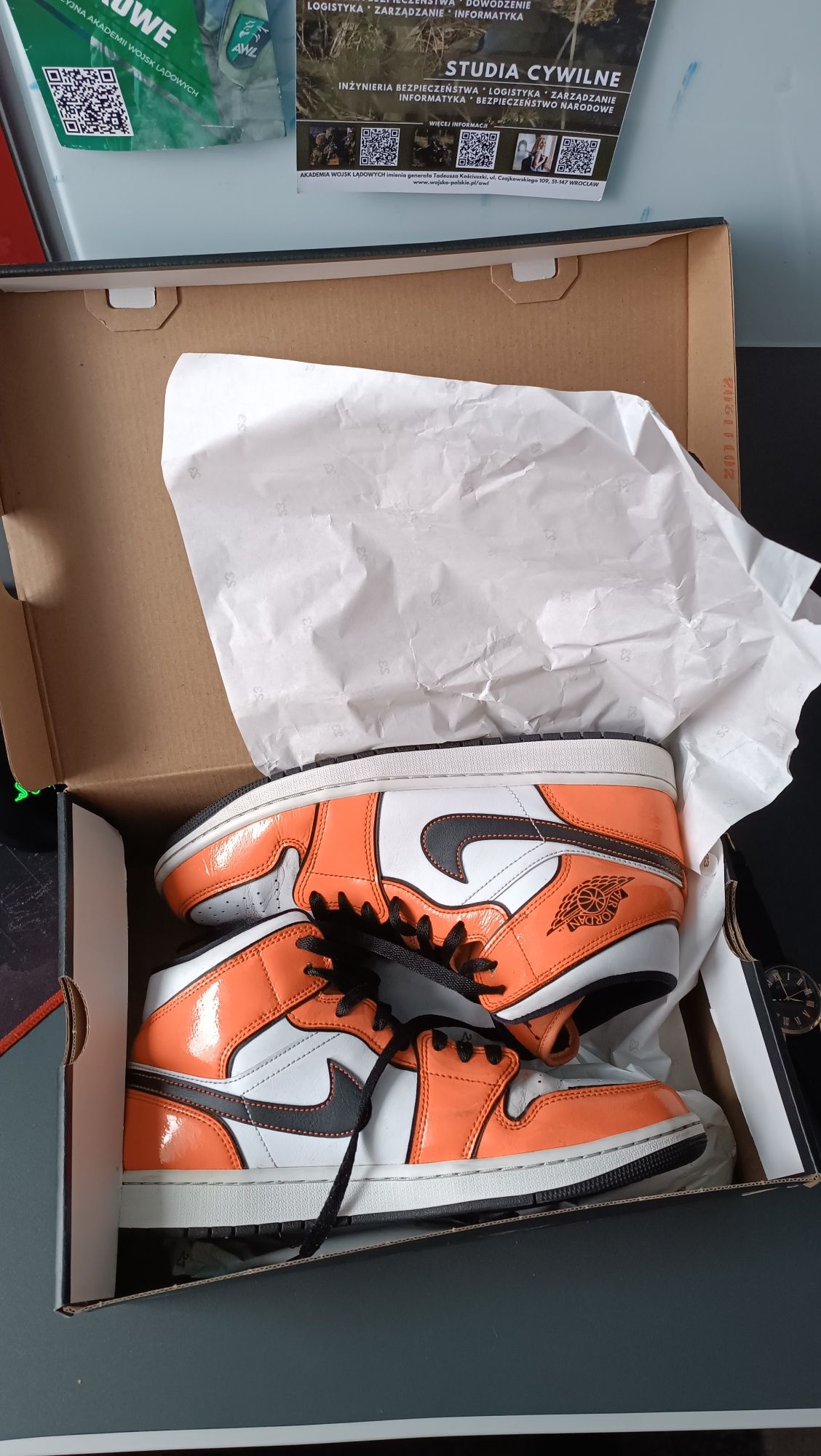 Nike air Jordan mid Turf Orange 44