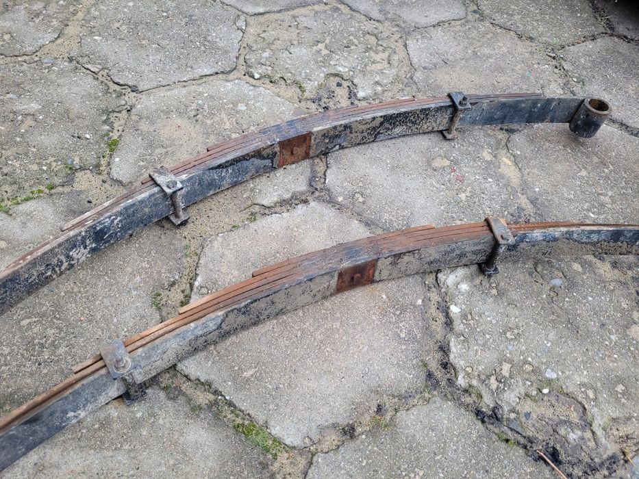 Resory 2 szt. Żuk , Tarpan itp