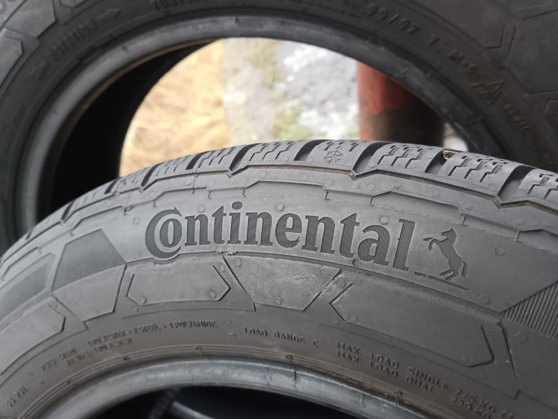 Майже нові зимові шини Continental 195/60 R16C резина цешка Р16 С