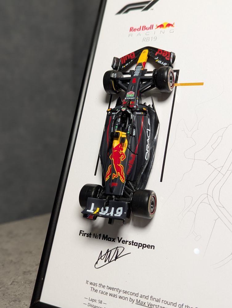 Bburago з Рамкою 2в1 RB19 3D Траса Abu Dhabi GP 2023 #1 Max Verstappen