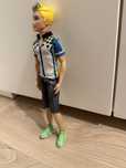 Ken w swiecie gier Barbie bideo gamer