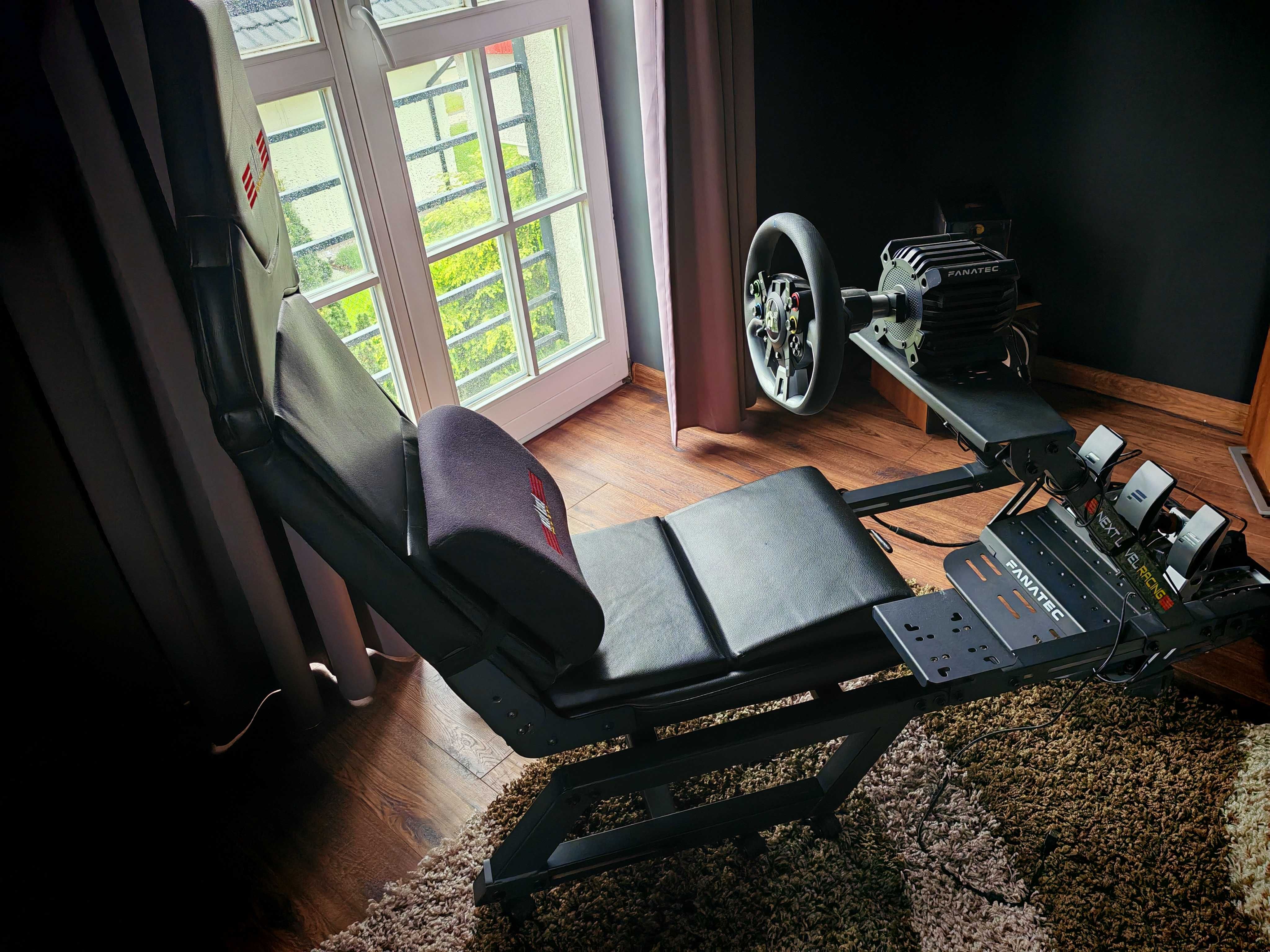 Sim rig racing Next Level Racing F-GT, Fanatec DD pro, CSL, buttkicker