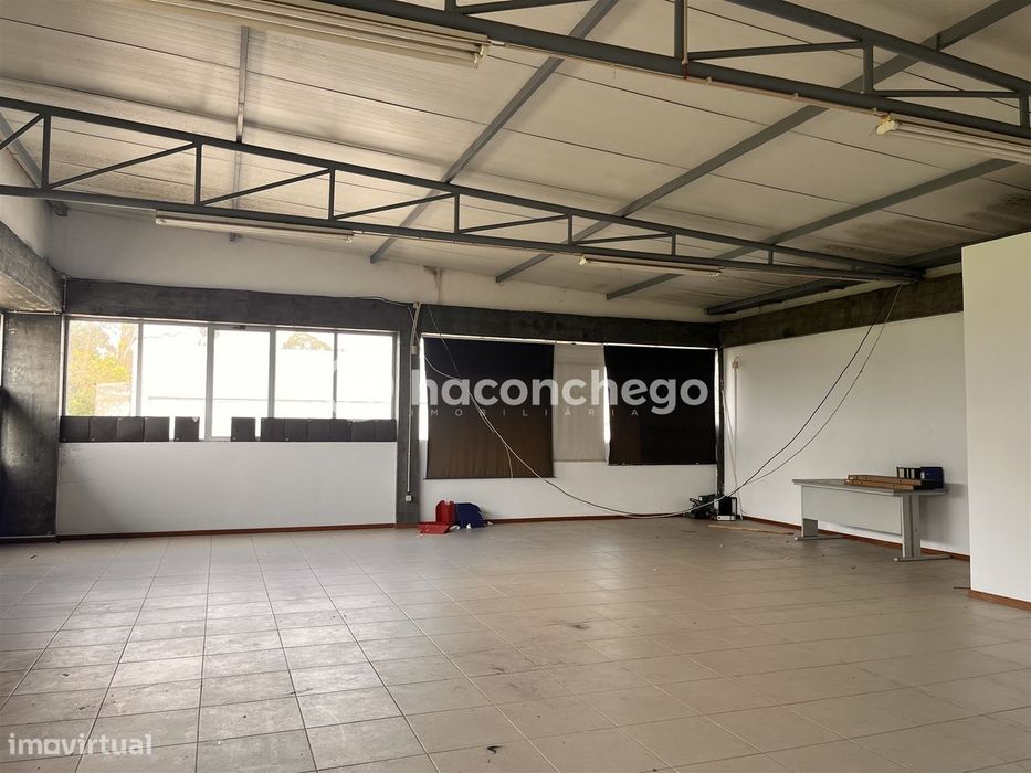 Pavilhão para arrendar em Manhente Barcelos